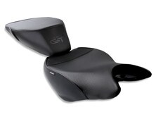 World Sport on Suzuki GSXS-1000GT with CFX and Black Welt